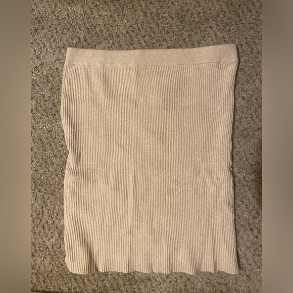 ❤️Old navy cozy crème high-waisted rib-knit mini skirt - Picture 5 of 6